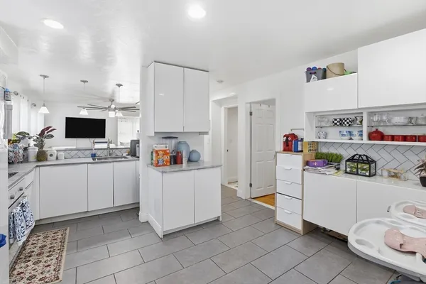 $799,900 | 18 Haynes Street, Worcester, MA 01603