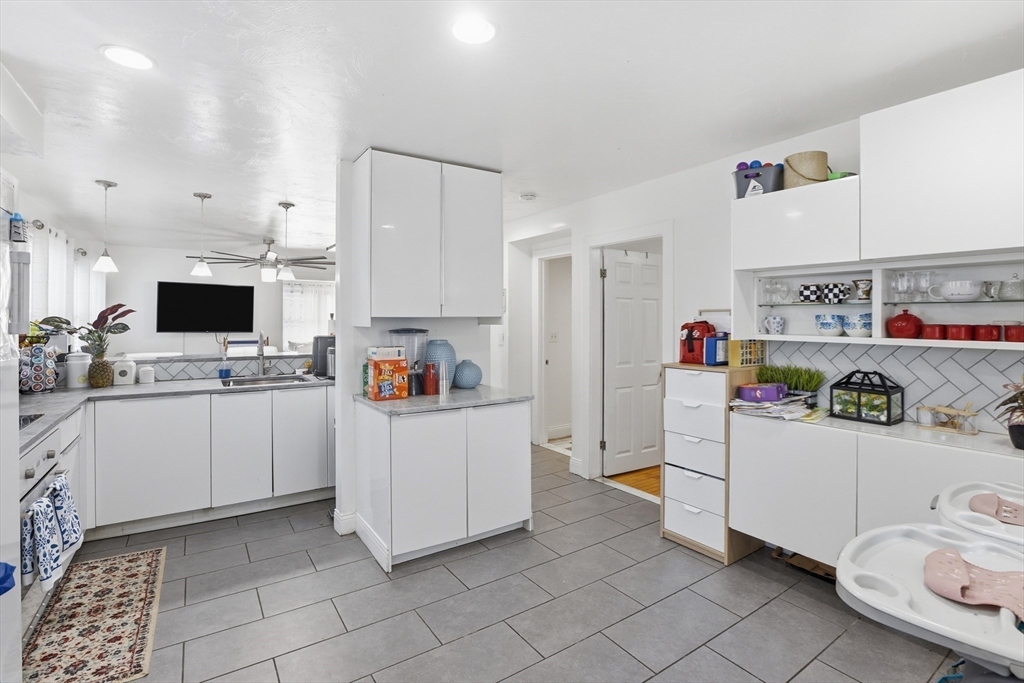 18 Haynes Street Worcester, MA 01603 - Photo 10 of 41