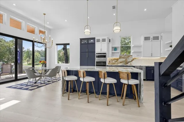 $875,000 | 111 Nob Hill Circle, Malakoff, TX 75148