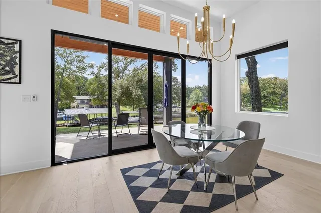 $875,000 | 111 Nob Hill Circle, Malakoff, TX 75148