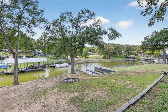 $875,000 | 111 Nob Hill Circle, Malakoff, TX 75148