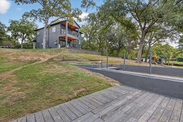 $875,000 | 111 Nob Hill Circle, Malakoff, TX 75148