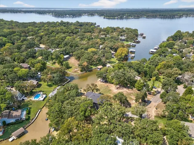 $875,000 | 111 Nob Hill Circle, Malakoff, TX 75148