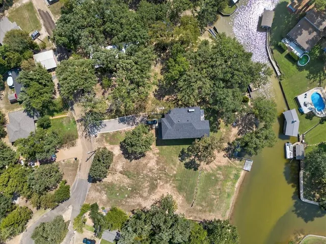 $875,000 | 111 Nob Hill Circle, Malakoff, TX 75148