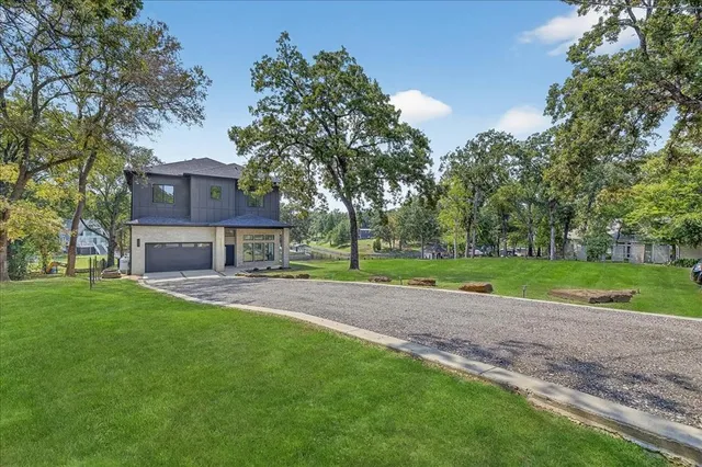 $875,000 | 111 Nob Hill Circle, Malakoff, TX 75148