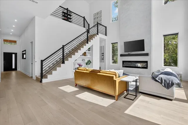 $875,000 | 111 Nob Hill Circle, Malakoff, TX 75148