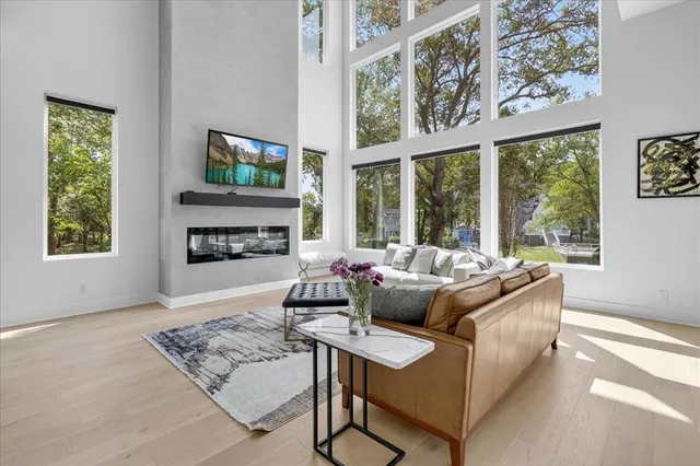 $875,000 | 111 Nob Hill Circle, Malakoff, TX 75148