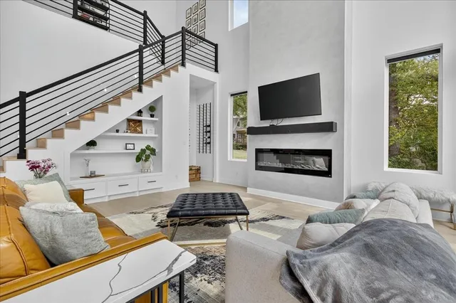 $875,000 | 111 Nob Hill Circle, Malakoff, TX 75148