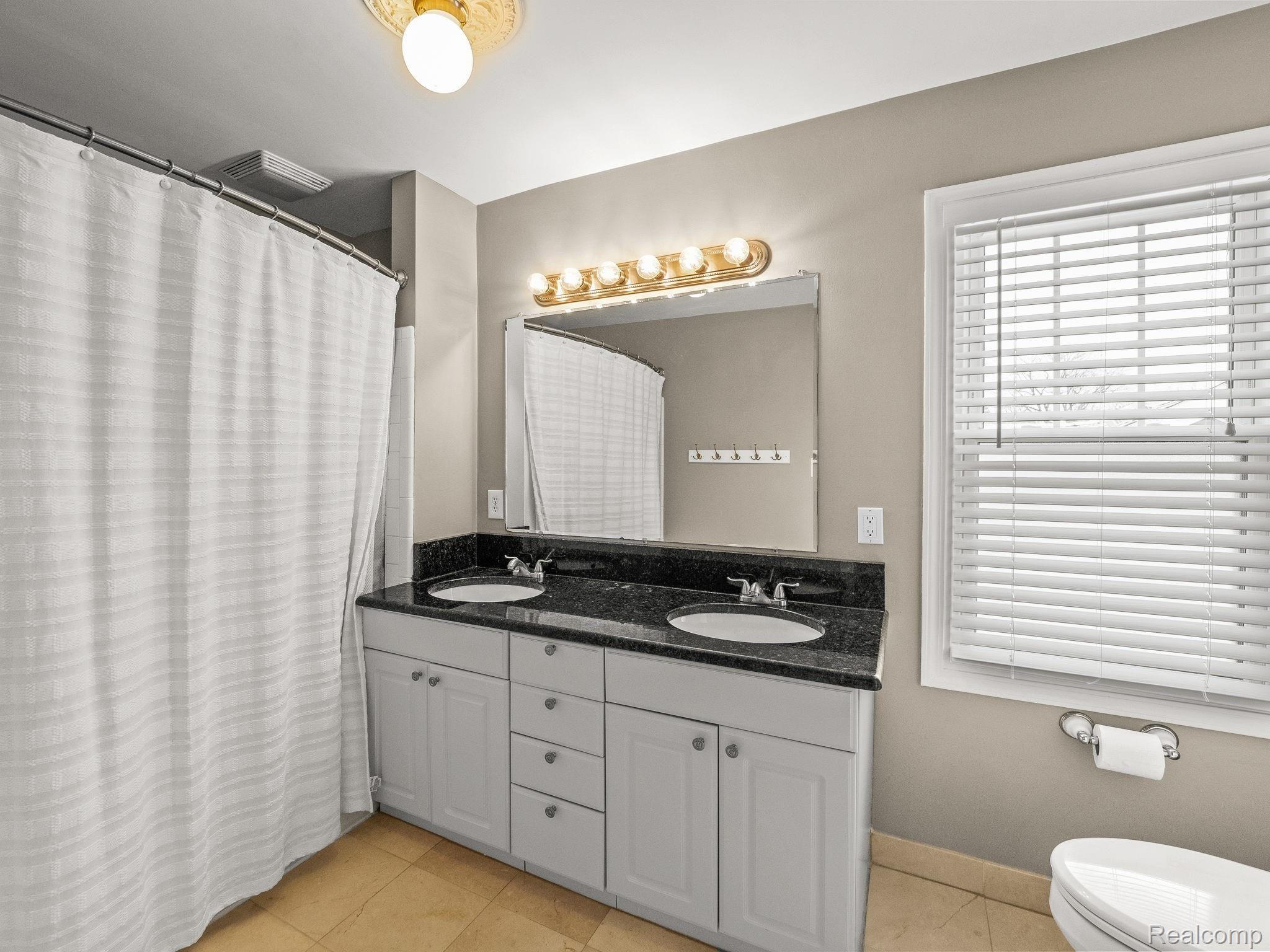 843 Ruffner Avenue Birmingham, MI 48009 - Photo 17 of 23 web_P5399213.jpg