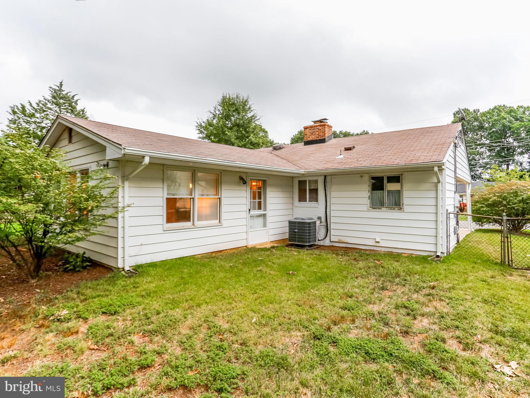 6226 Dana Avenue Springfield, VA 22150 - Photo 20 of 21 Exterior (Rear)