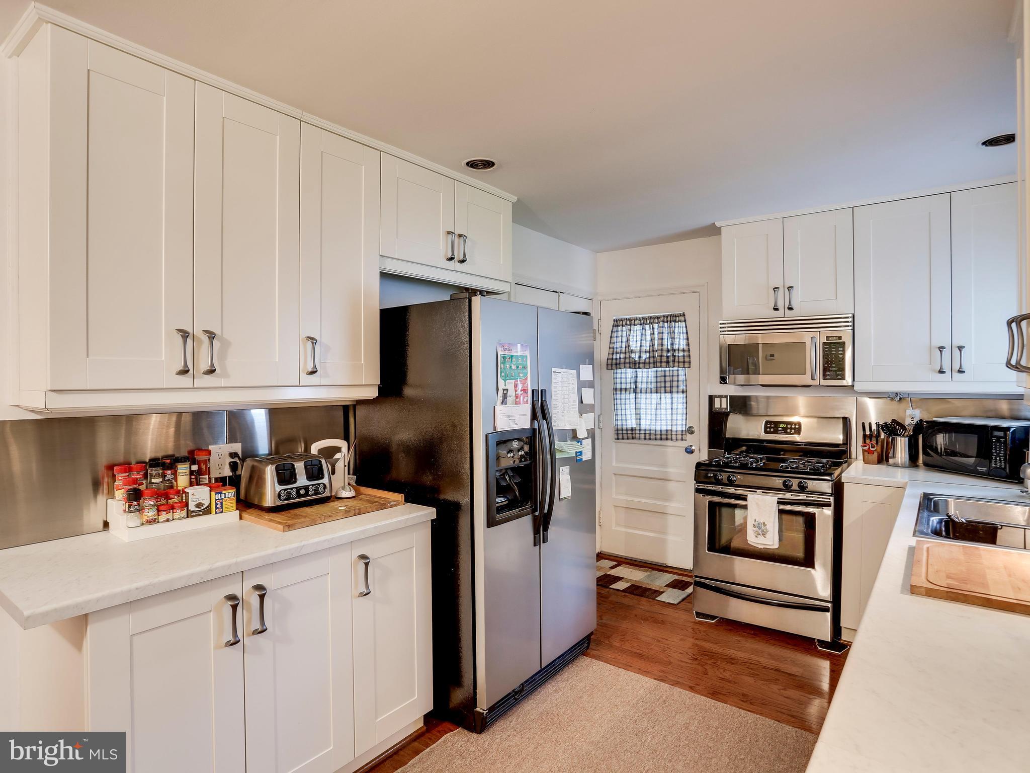 6226 Dana Avenue Springfield, VA 22150 - Photo 8 of 21 Kitchen