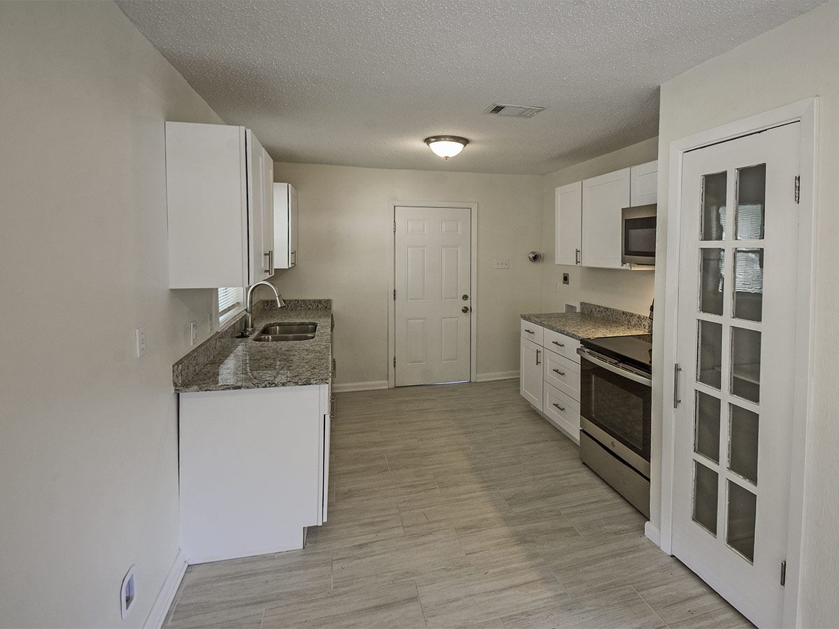 1790 Capri Road Memphis, TN 38117 - Photo 2 of 11