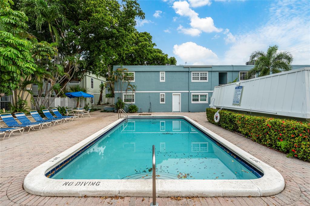 312 Southeast 10th Avenue, Unit C Pompano Beach, FL 33060 - Photo 20 of 23 Community Pool