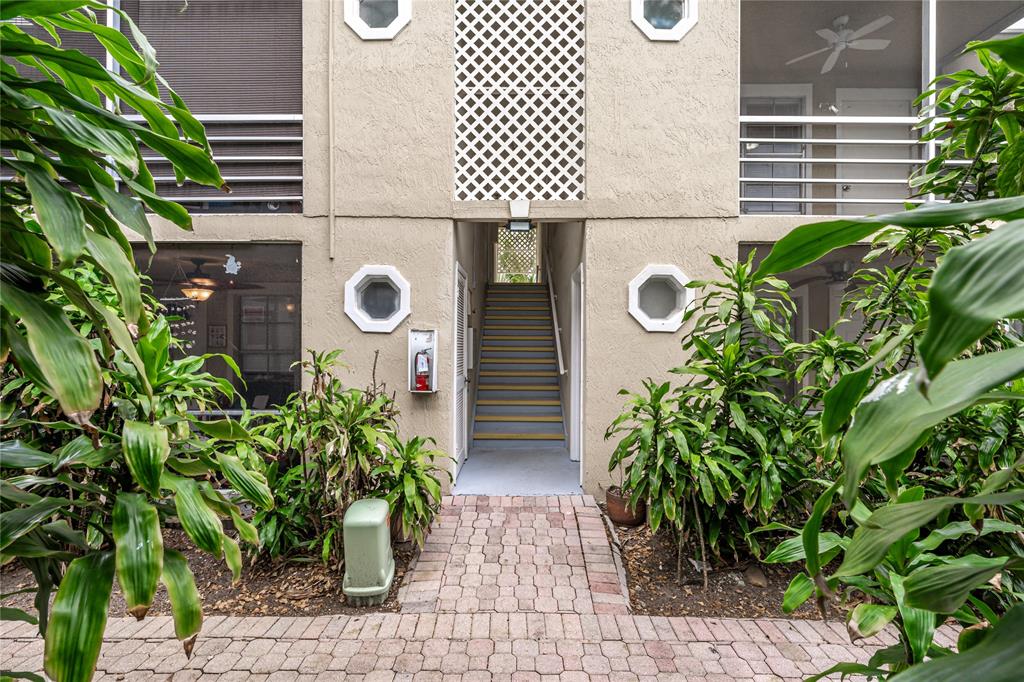 312 Southeast 10th Avenue, Unit C Pompano Beach, FL 33060 - Photo 22 of 23 a front view of a house