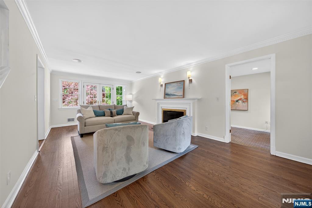 154 Unadilla Road Ridgewood, NJ 07450 - Photo 14 of 36