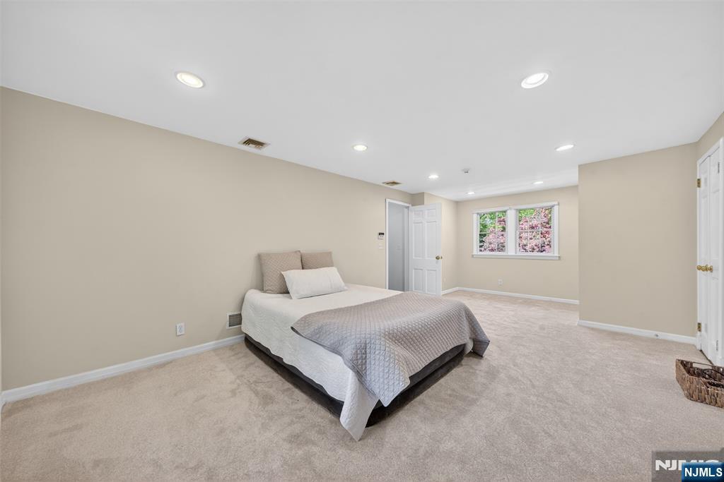 154 Unadilla Road Ridgewood, NJ 07450 - Photo 22 of 36