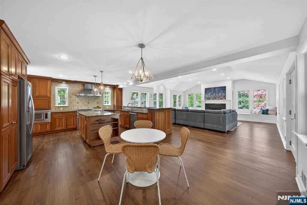 154 Unadilla Road Ridgewood, NJ 07450 - Photo 8 of 36