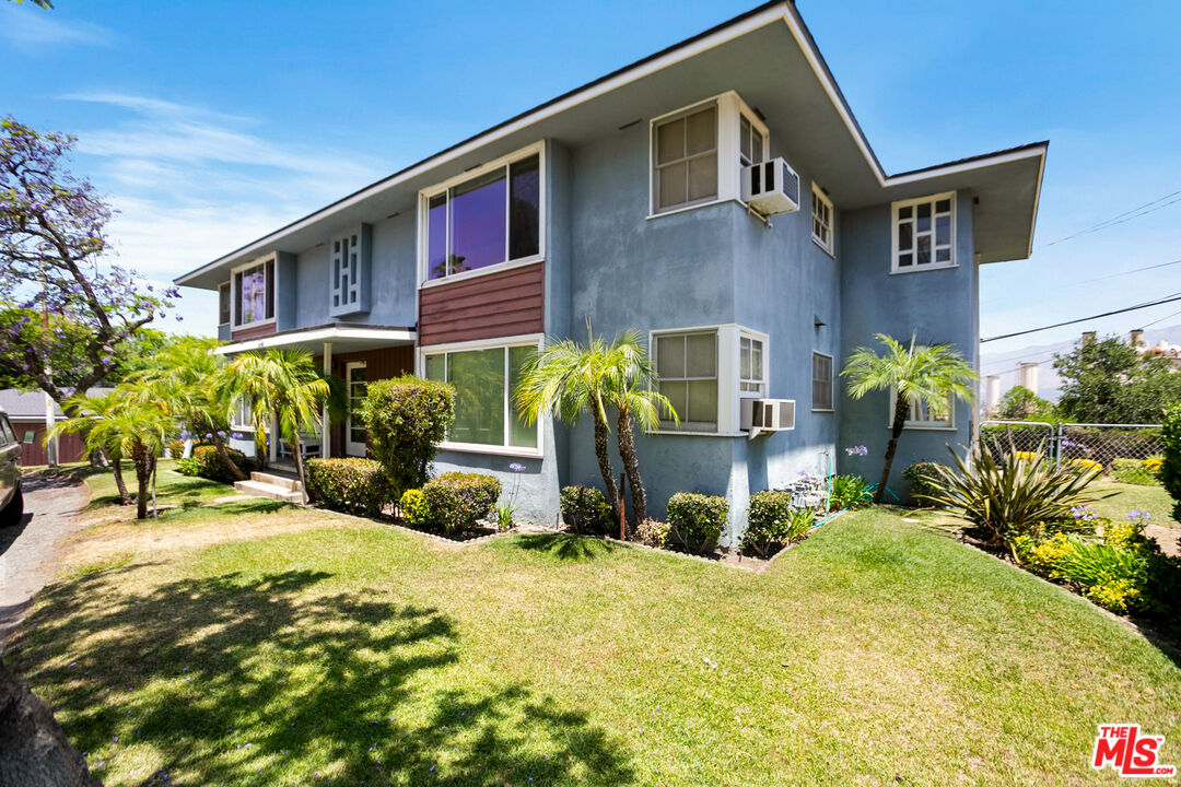 1648 Raymond Hill Road South Pasadena, CA 91030 - Photo 5 of 9 a view of multiple house with a patio
