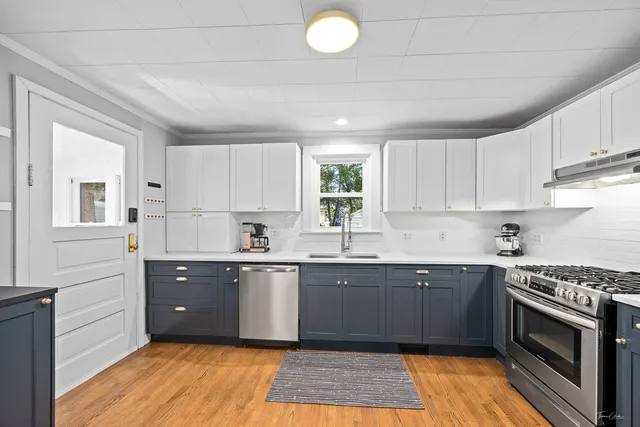 $369,900 | 217 North 6th Street, St. Charles, IL 60174