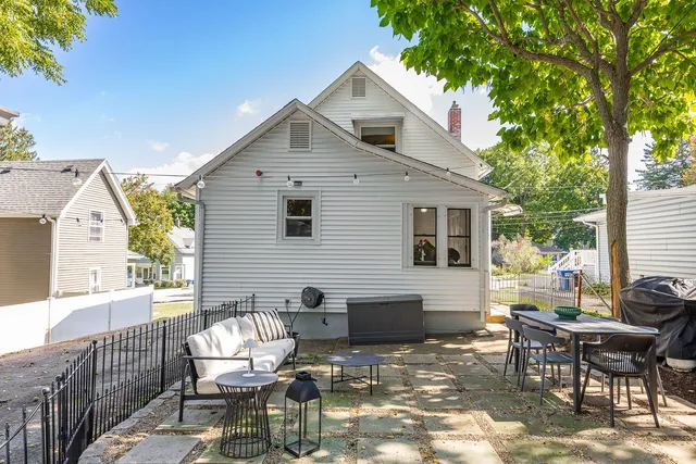 $369,900 | 217 North 6th Street, St. Charles, IL 60174