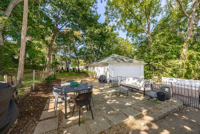 $369,900 | 217 North 6th Street, St. Charles, IL 60174