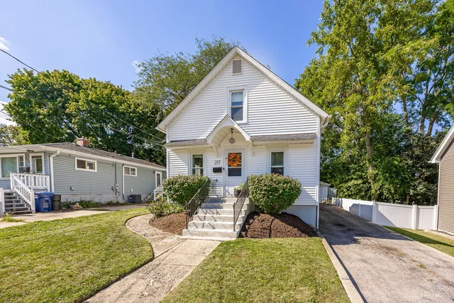 $369,900 | 217 North 6th Street, St. Charles, IL 60174