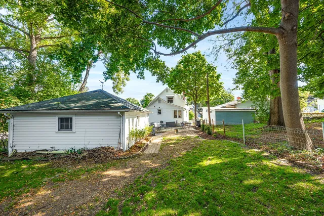 $369,900 | 217 North 6th Street, St. Charles, IL 60174