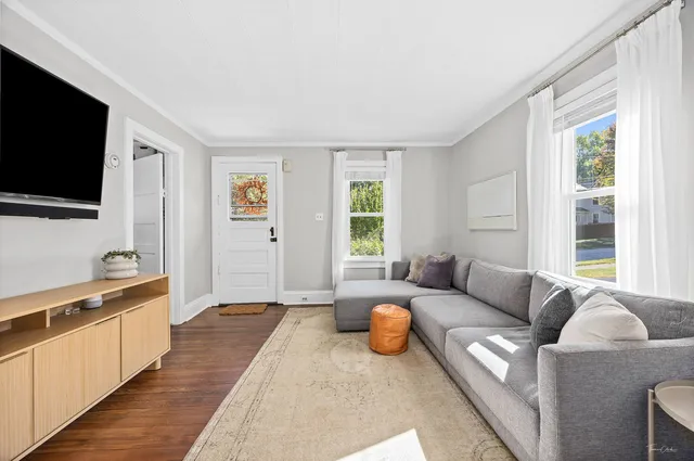 $369,900 | 217 North 6th Street, St. Charles, IL 60174