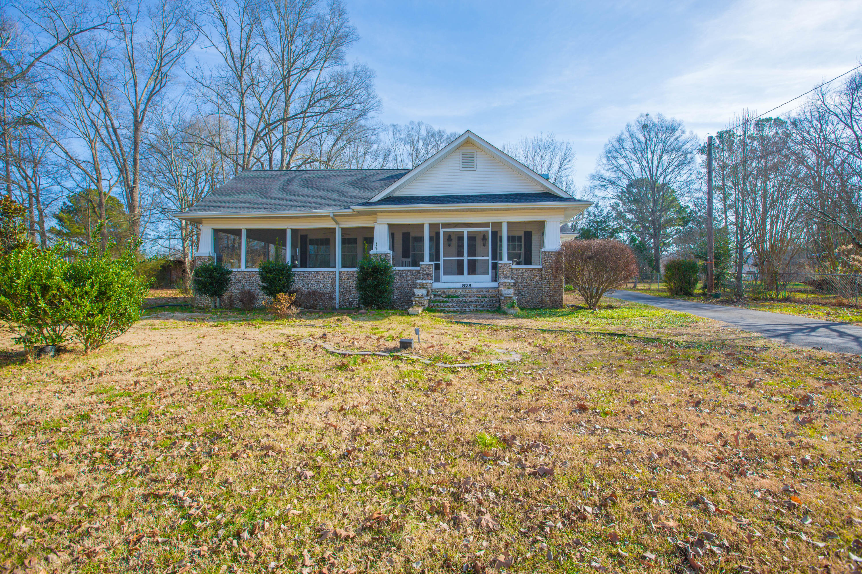828 Graysville Road Chattanooga, TN 37421 - Photo 1 of 19 828 Graysville Road-1799