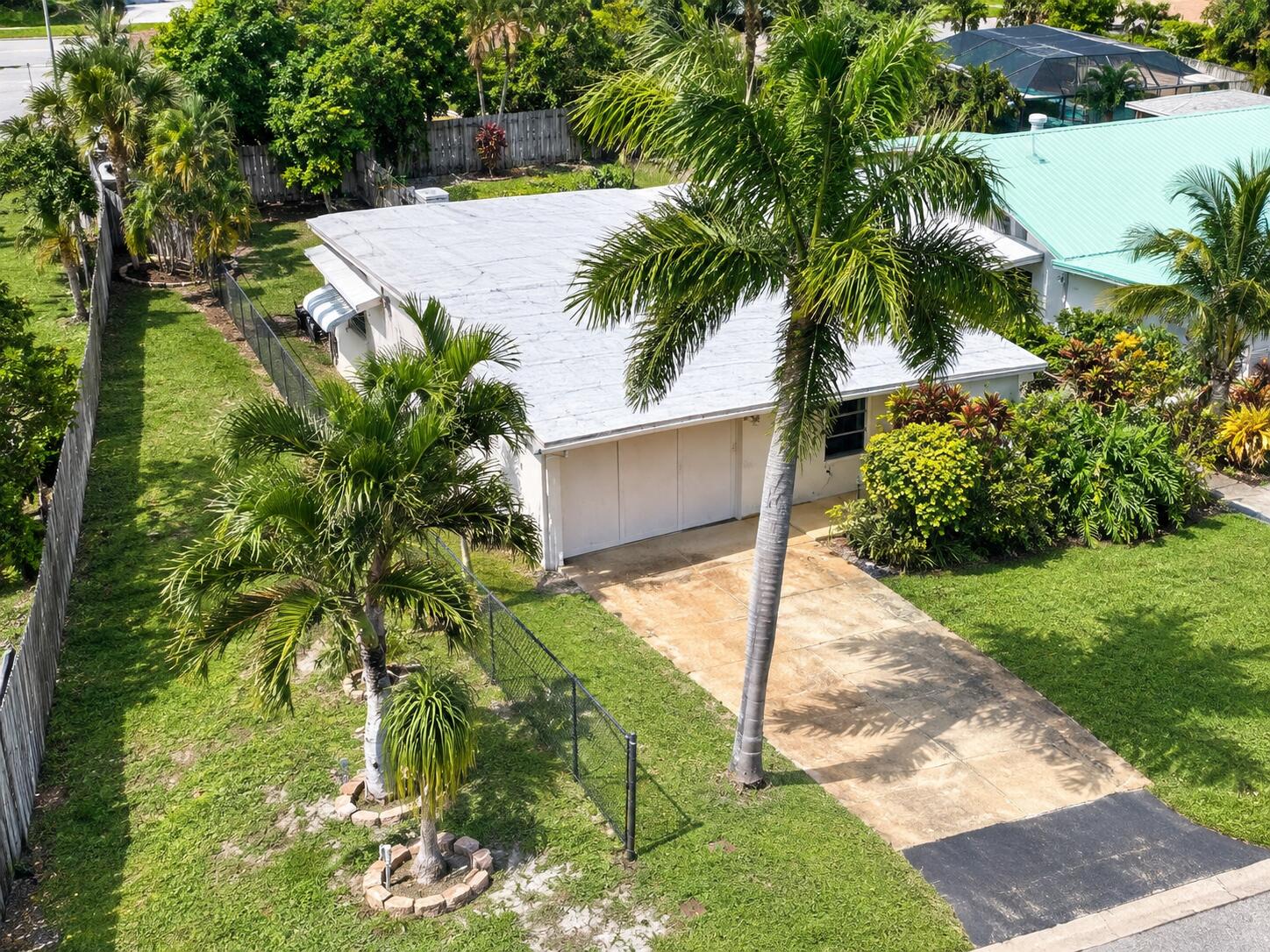 1075 James Road Lantana, FL 33462 - Photo 1 of 14 welcome home