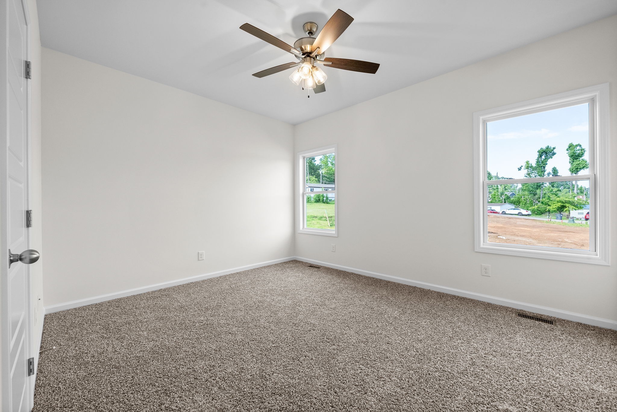 1908 Evans Road Clarksville, TN 37042 - Photo 14 of 27 Gallery Image 14