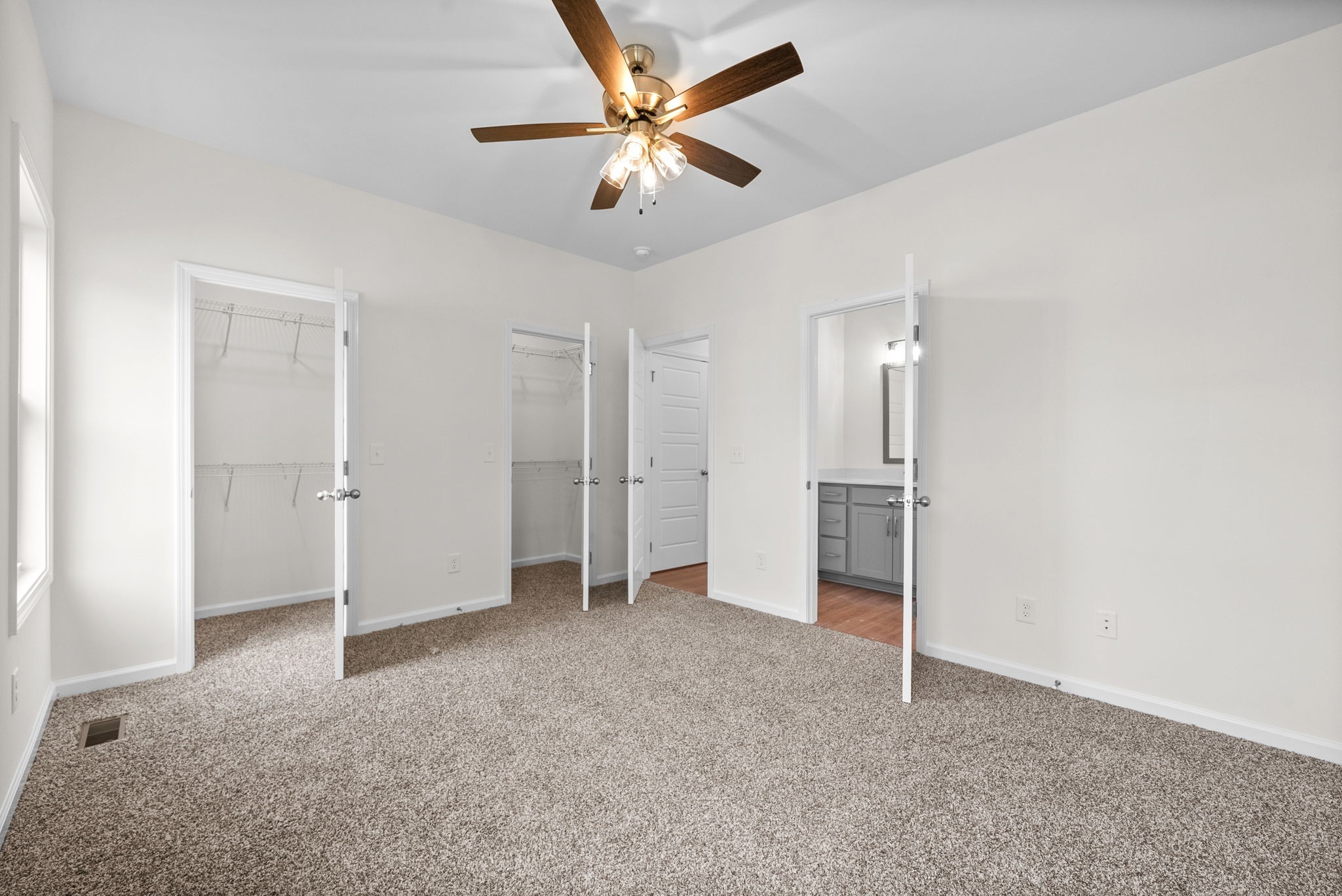 1908 Evans Road Clarksville, TN 37042 - Photo 15 of 27 Gallery Image 15