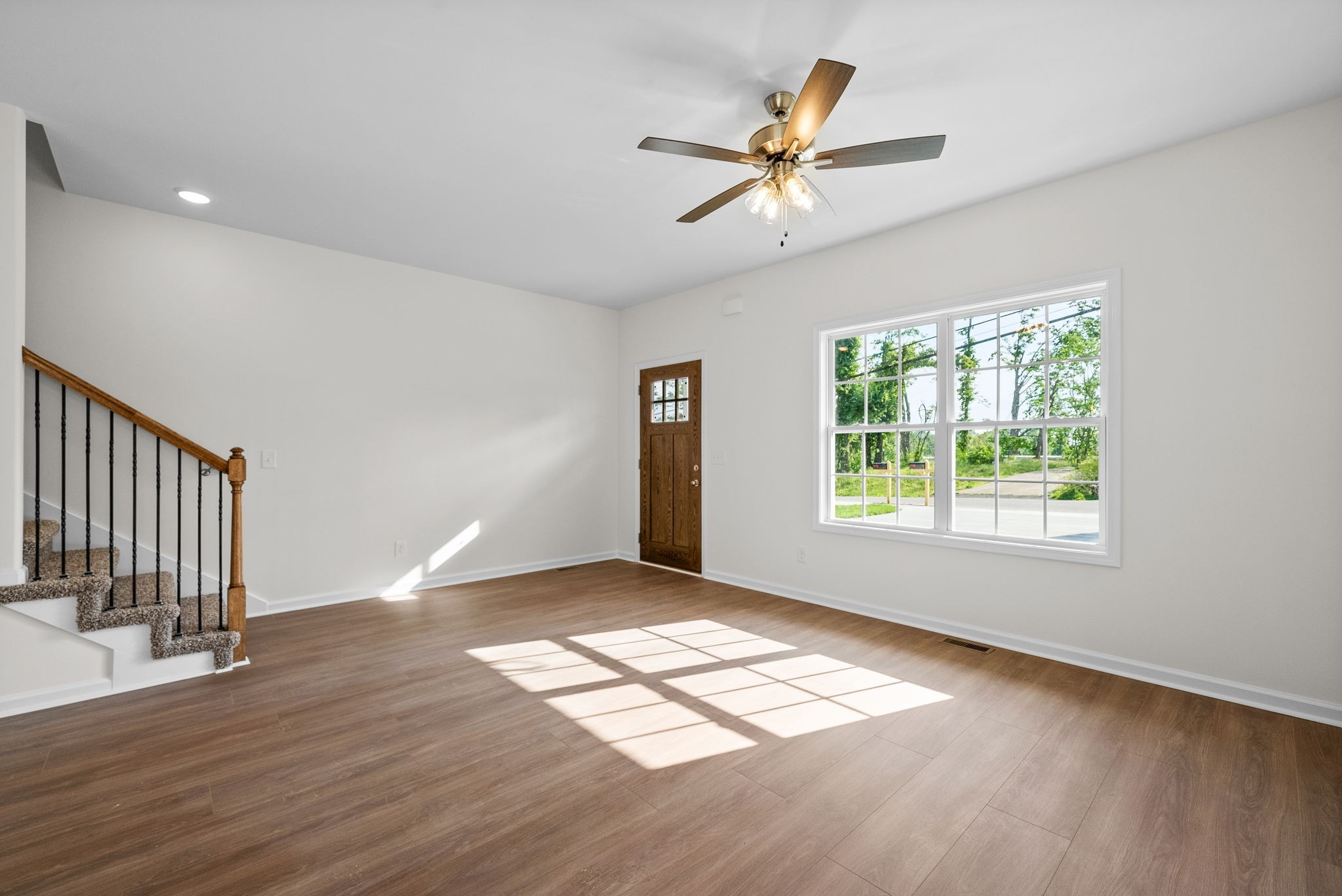 1908 Evans Road Clarksville, TN 37042 - Photo 4 of 27 Gallery Image 4
