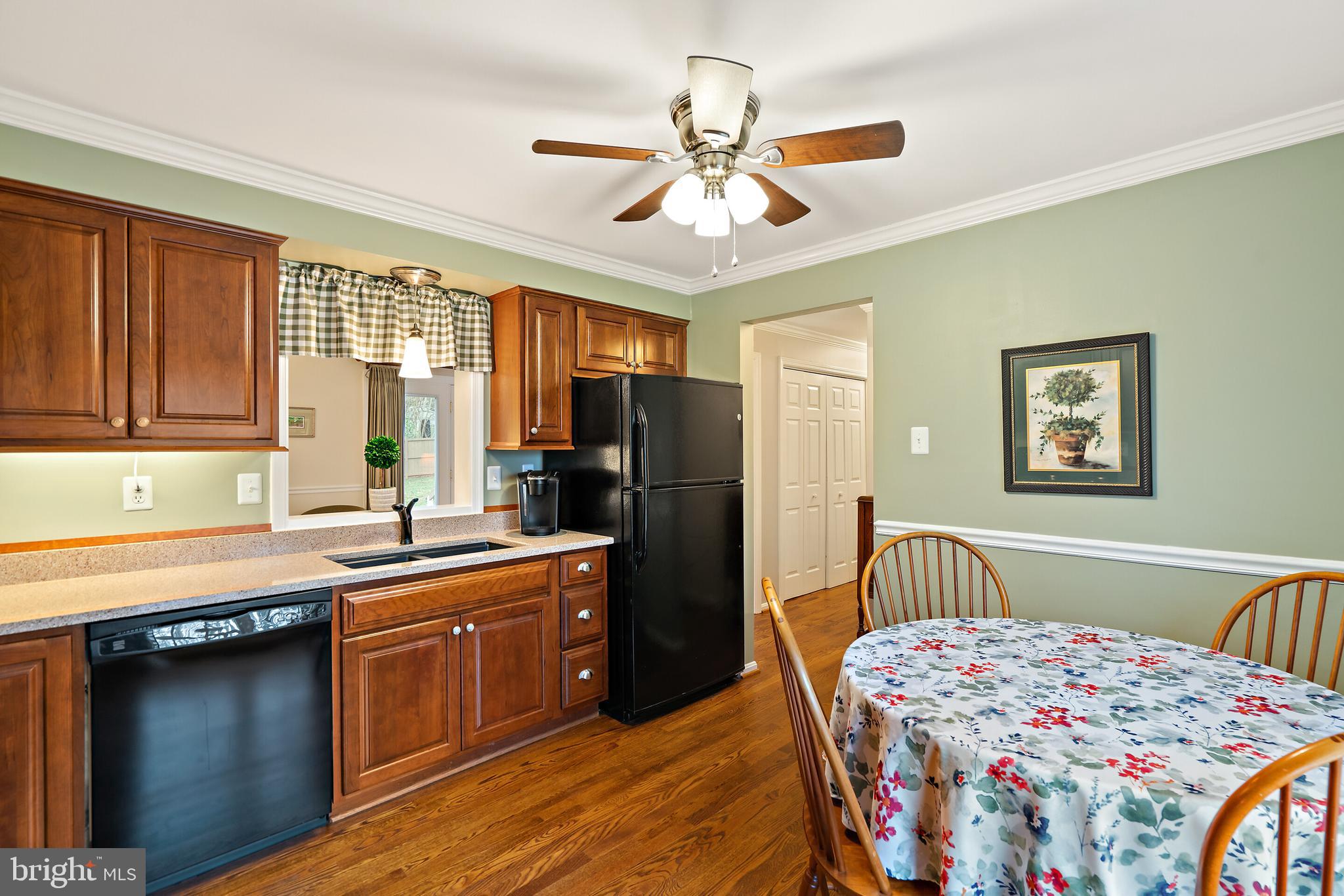 509 Foxcroft Road Warrenton, VA 20186 - Photo 13 of 38 Kitchen looking towards the hallway