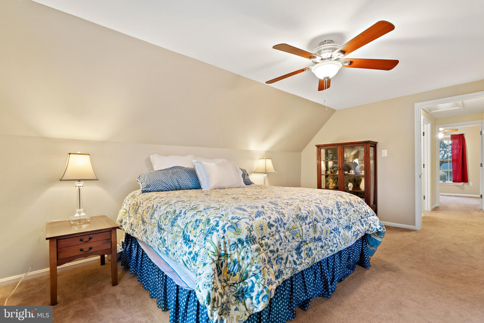 509 Foxcroft Road Warrenton, VA 20186 - Photo 25 of 38 Bedroom #3 looking towards the hallway