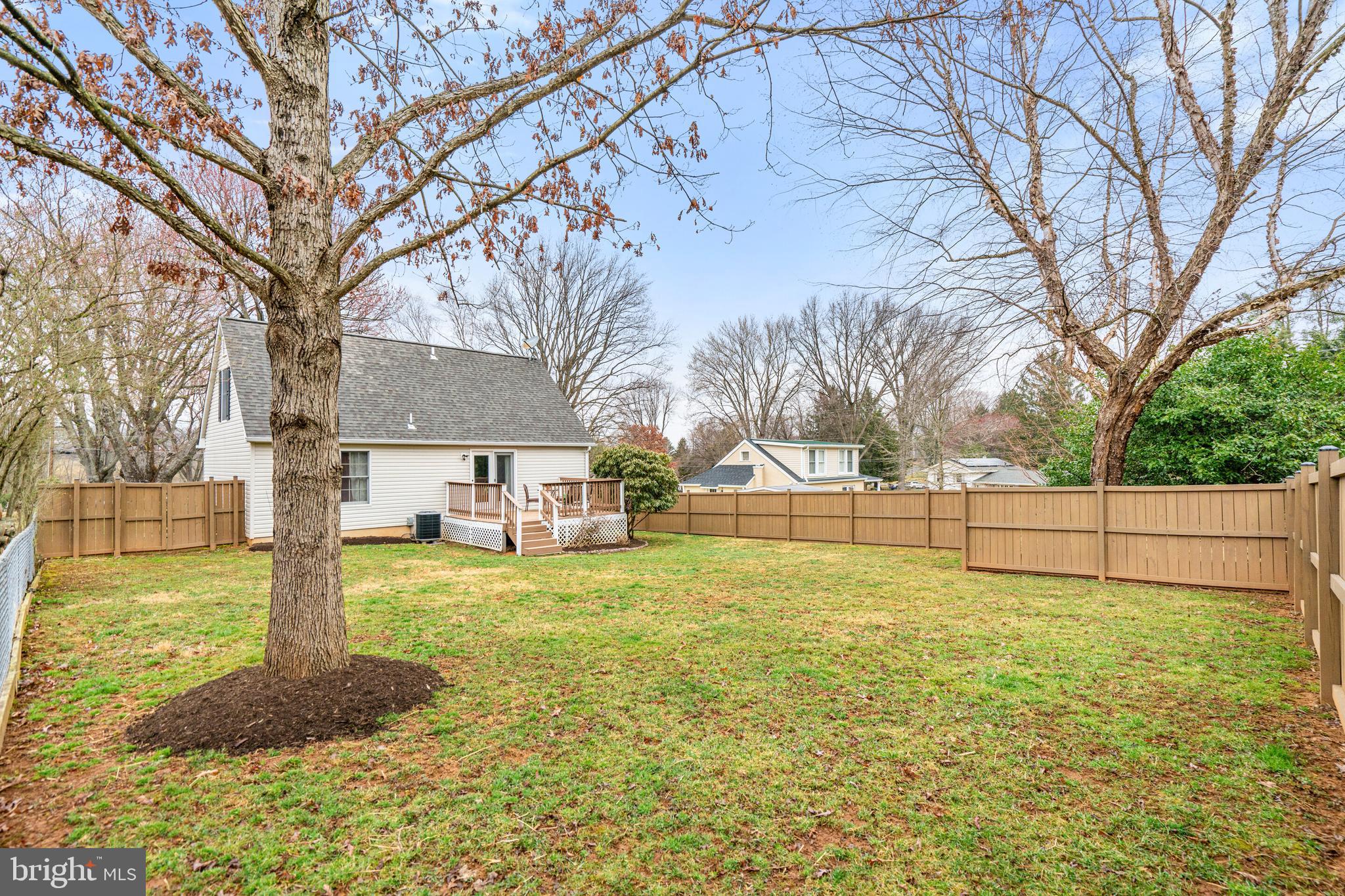 509 Foxcroft Road Warrenton, VA 20186 - Photo 34 of 38 Nice fenced backyard
