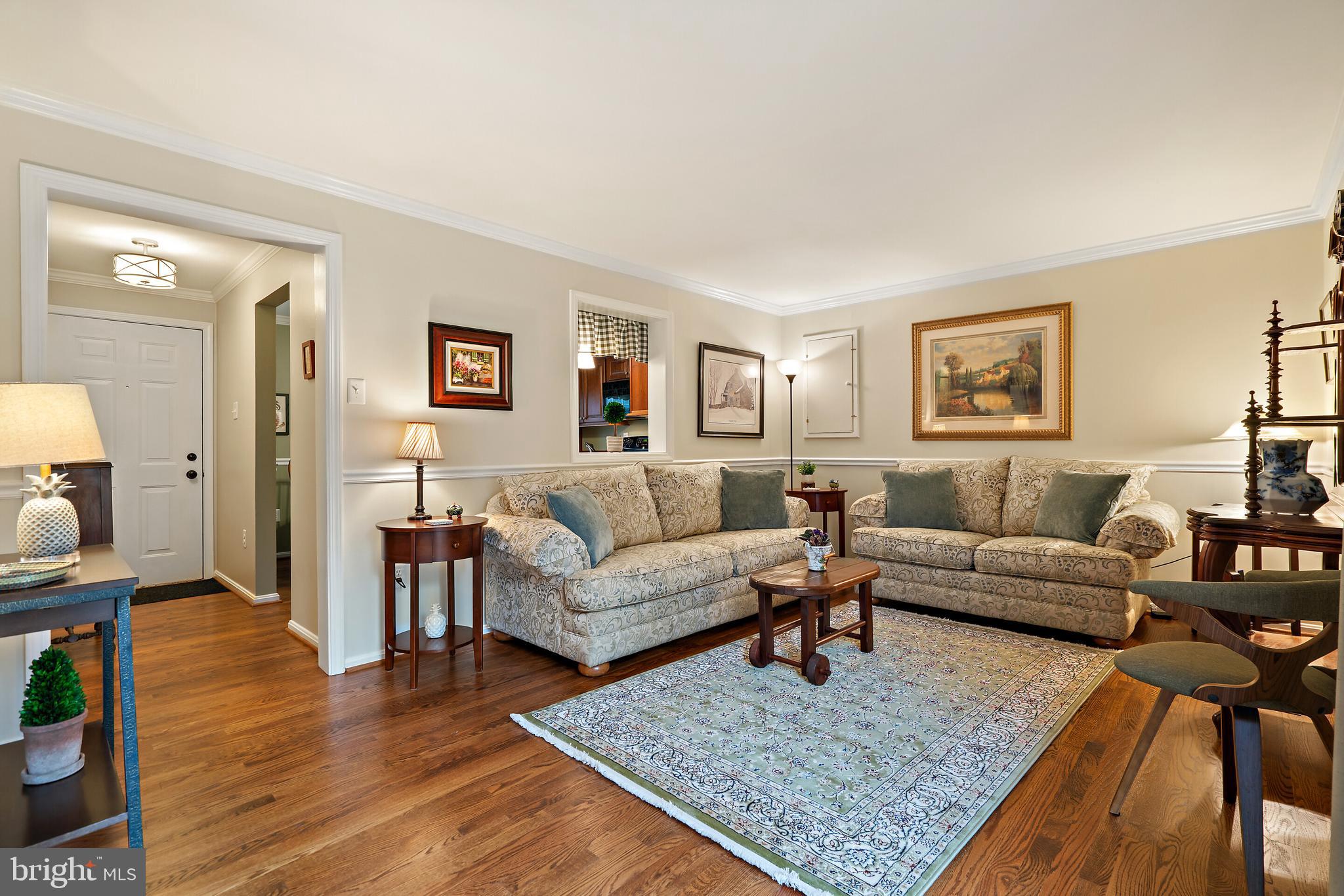 509 Foxcroft Road Warrenton, VA 20186 - Photo 7 of 38 Living room looking towards the front door