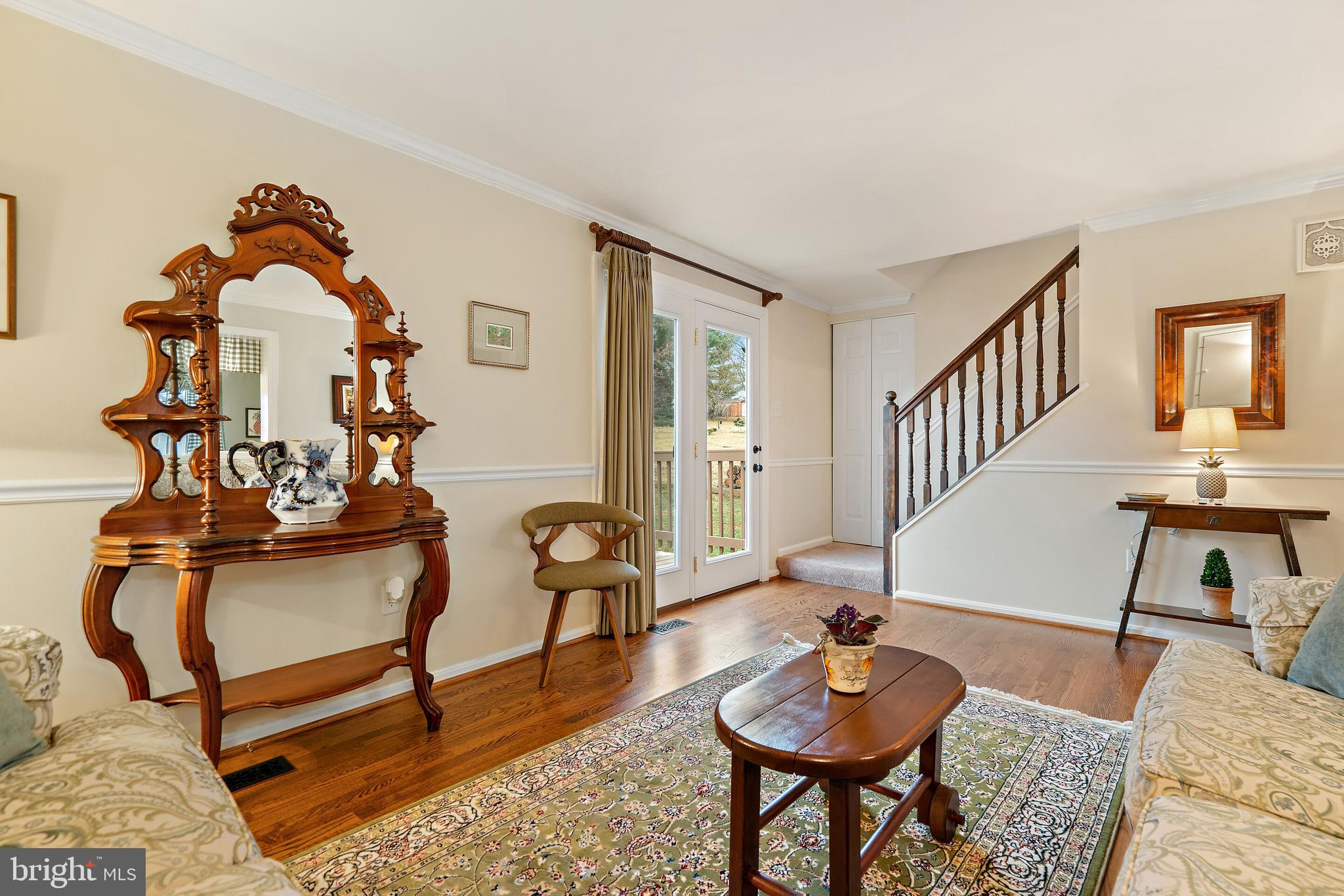509 Foxcroft Road Warrenton, VA 20186 - Photo 9 of 38 Living room