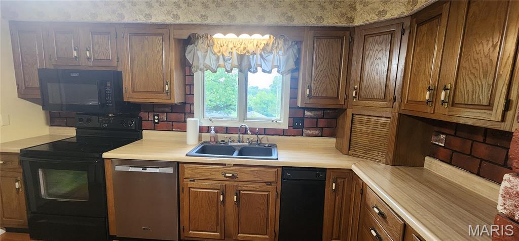 626 Solomon Street Chester, IL 62233 - Photo 5 of 57