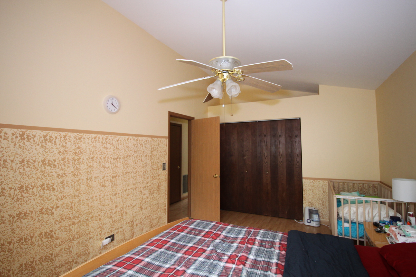 1925 Lisson Road Naperville, IL 60565 - Photo 8 of 18 a view of room with a ceiling fan