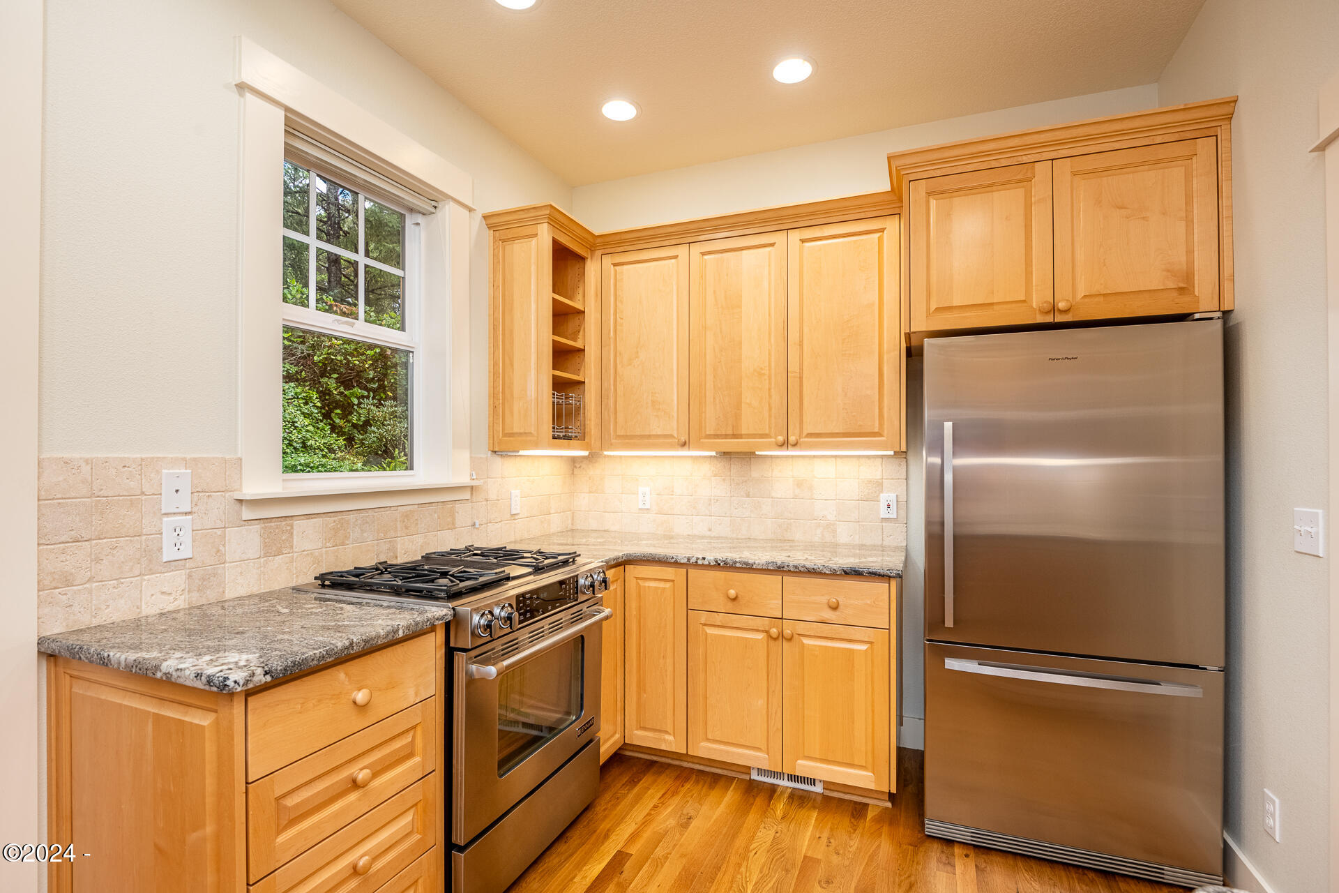 160 Southwest 61 Street Newport, OR 97366 - Photo 11 of 52 Newer appliances