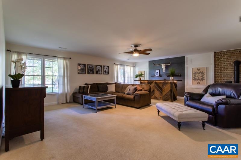 2637 Bybees Church Road Palmyra, VA 22963 - Photo 31 of 50 a living room with furniture and a window