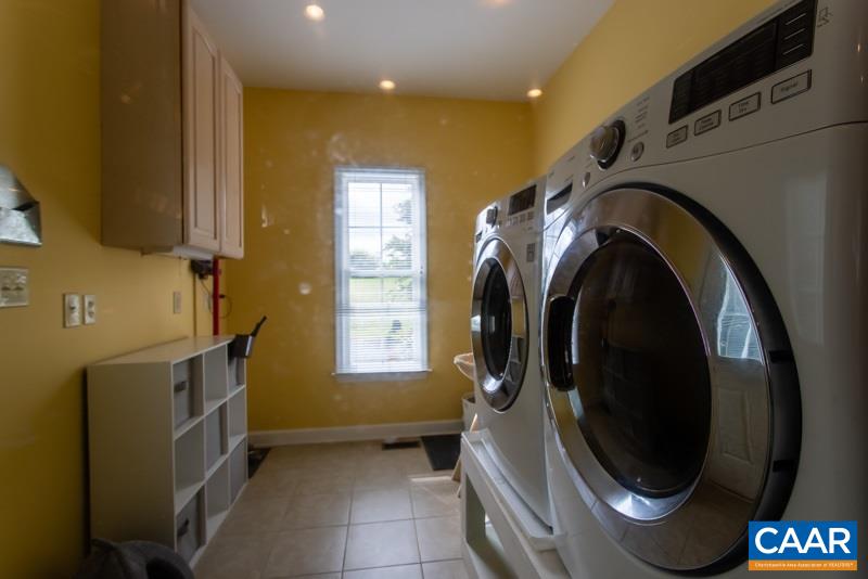 2637 Bybees Church Road Palmyra, VA 22963 - Photo 38 of 50 a utility room with dryer and washer