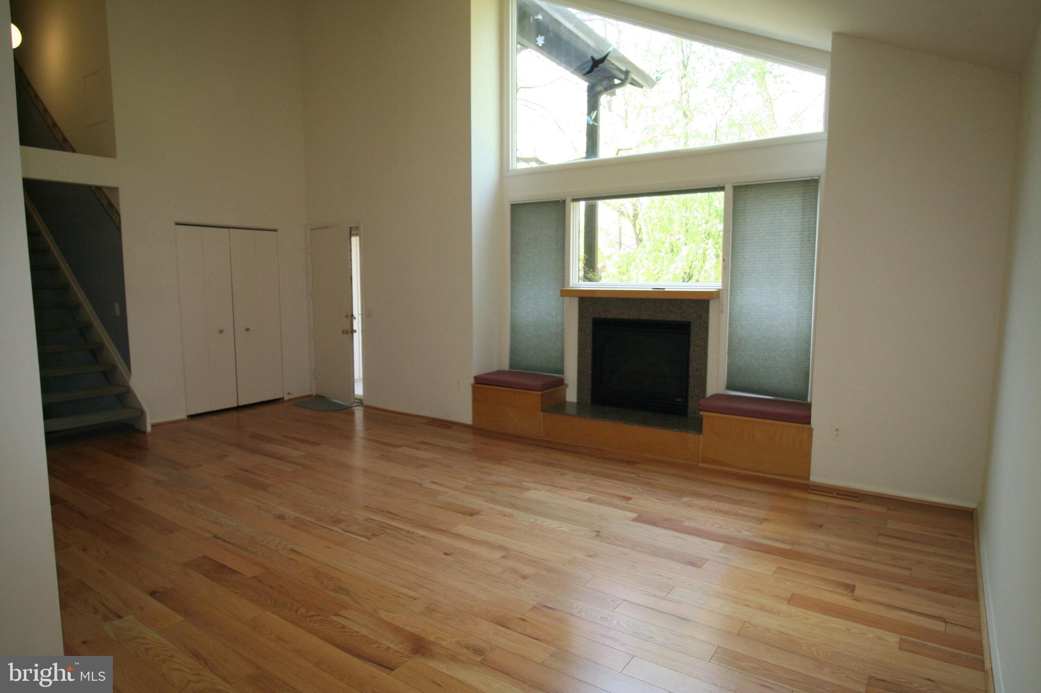 9453 Kilimanjaro Road Columbia, MD 21045 - Photo 8 of 41 Open & inviting Living Room