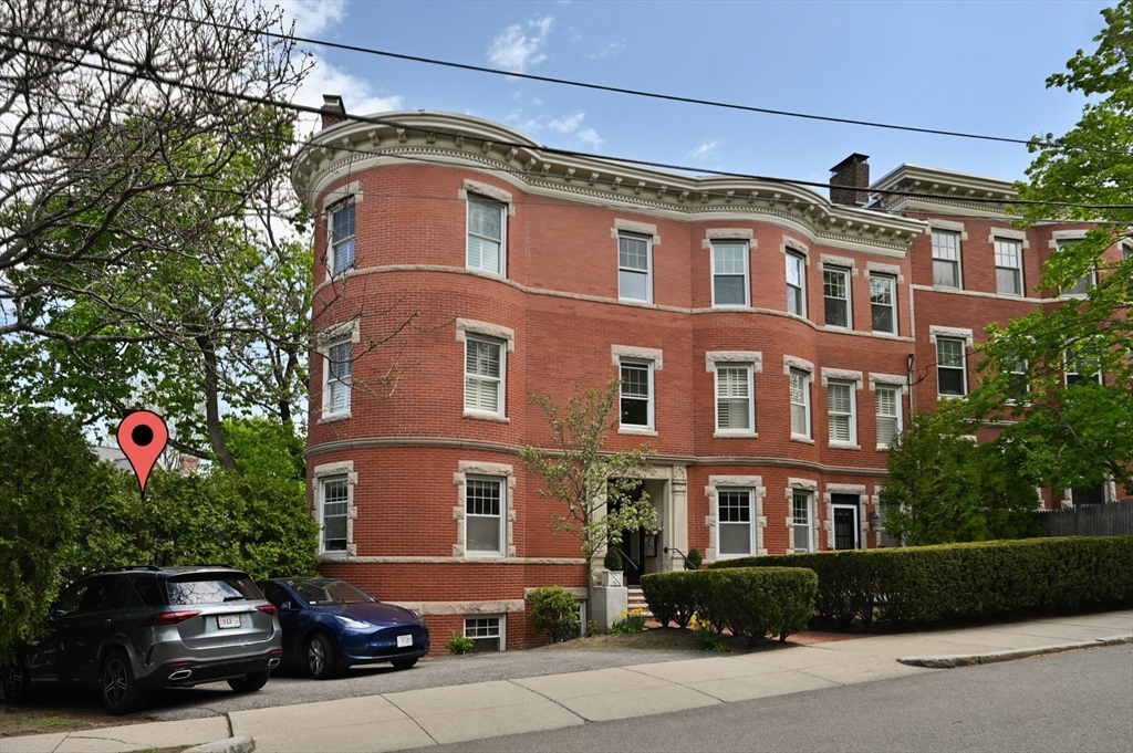 8 Colbourne Crescent, Unit 3 Brookline, MA 02445 - Photo 40 of 42