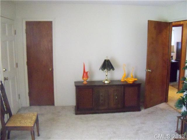44009 Woodhurst Road New London, NC 28127 - Photo 5 of 11 Gallery Image 5