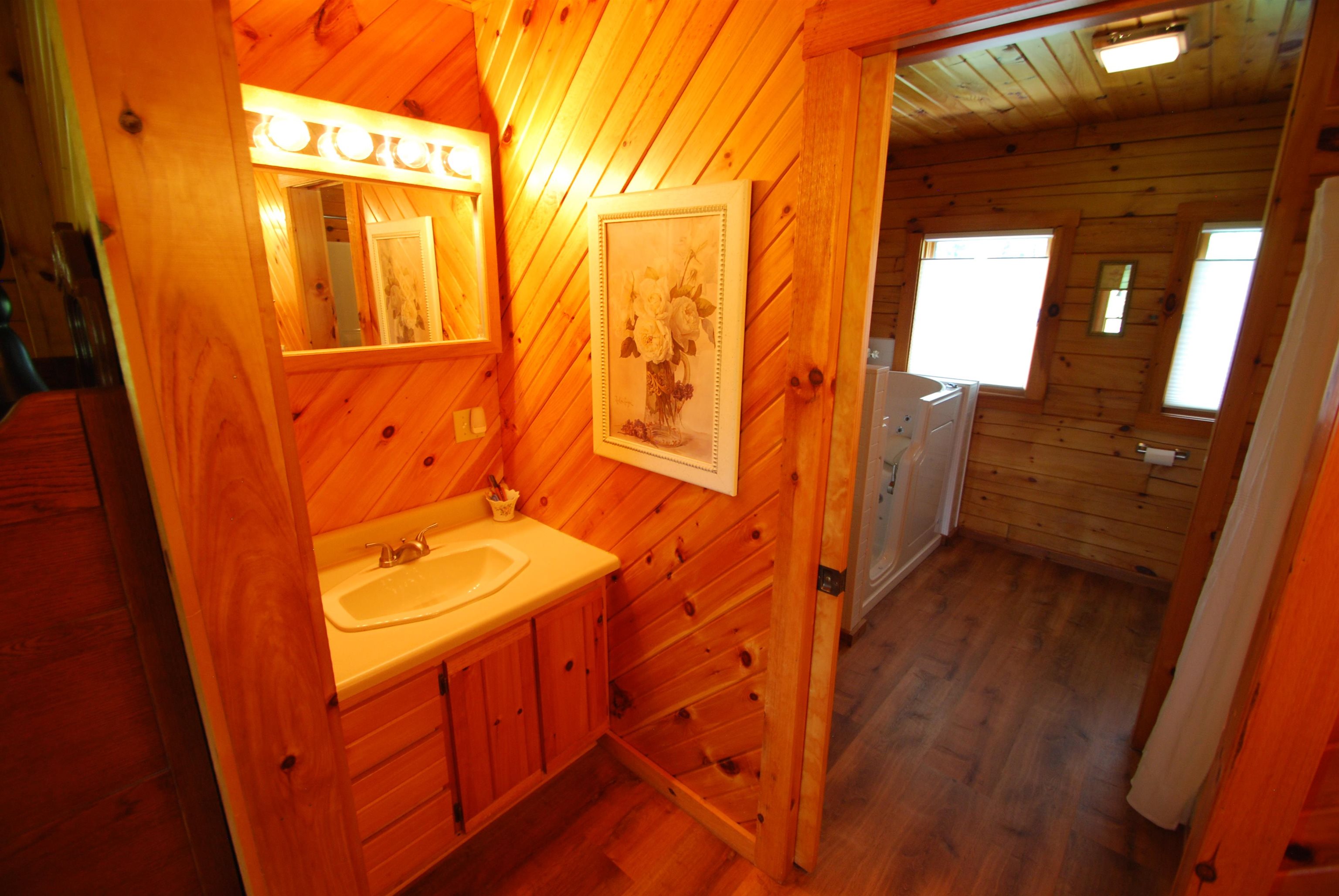5592 Linksview Way Gladwin, MI 48624 - Photo 29 of 87 1947550-6009bdf3-f3c3-420a-8295-144f2d50c5af.JPG