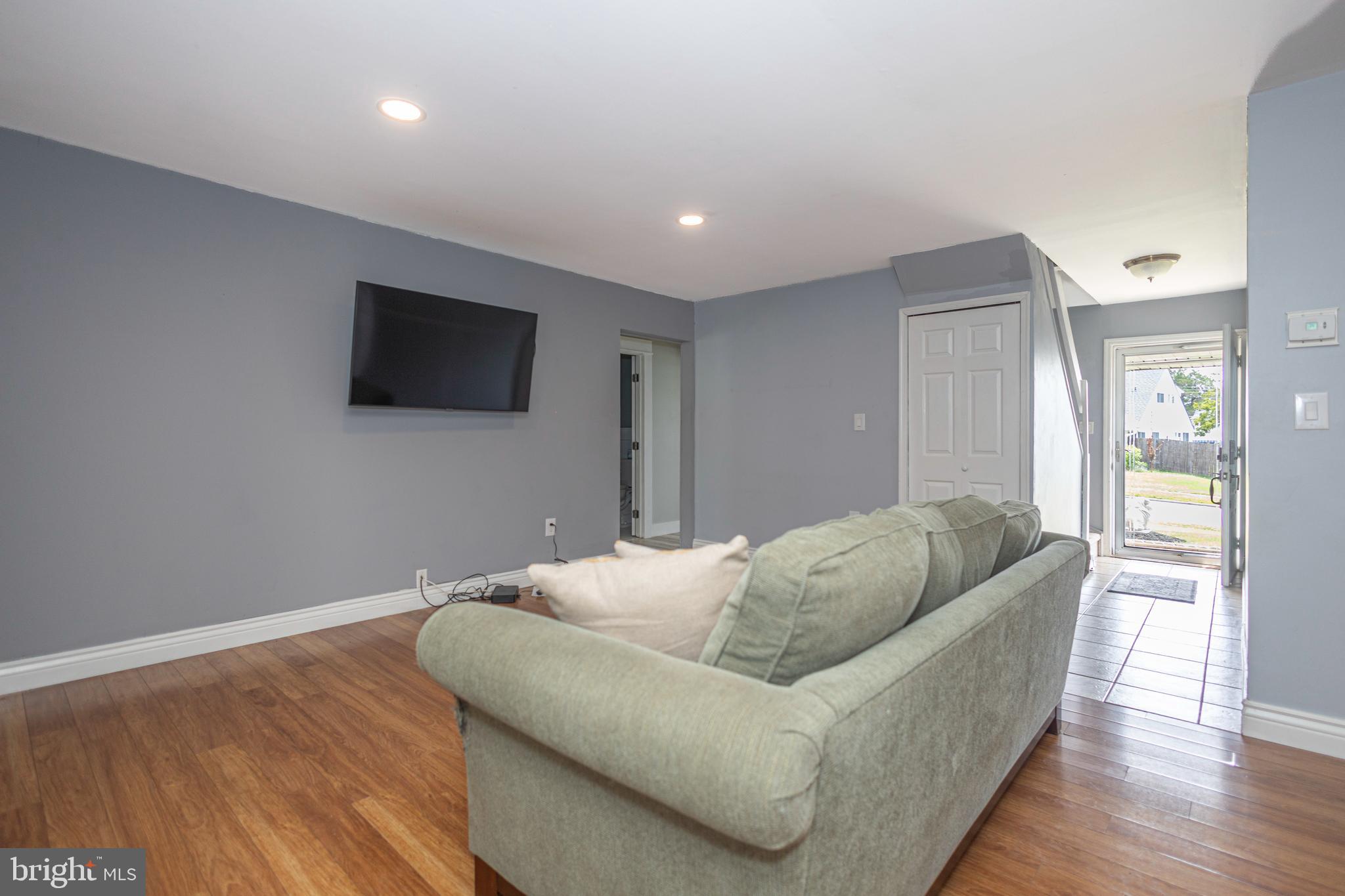 11 High Road Levittown, PA 19056 - Photo 10 of 40