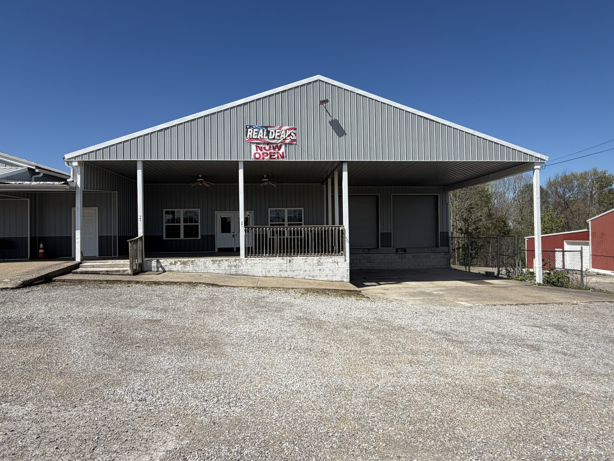 381 Highway 149 Clarksville, TN 37040 - Photo 1 of 1 front view of a house with a porch