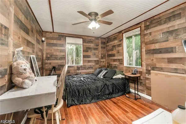 $1,000 | 102 3rd Street, Fort Myers, FL 33907